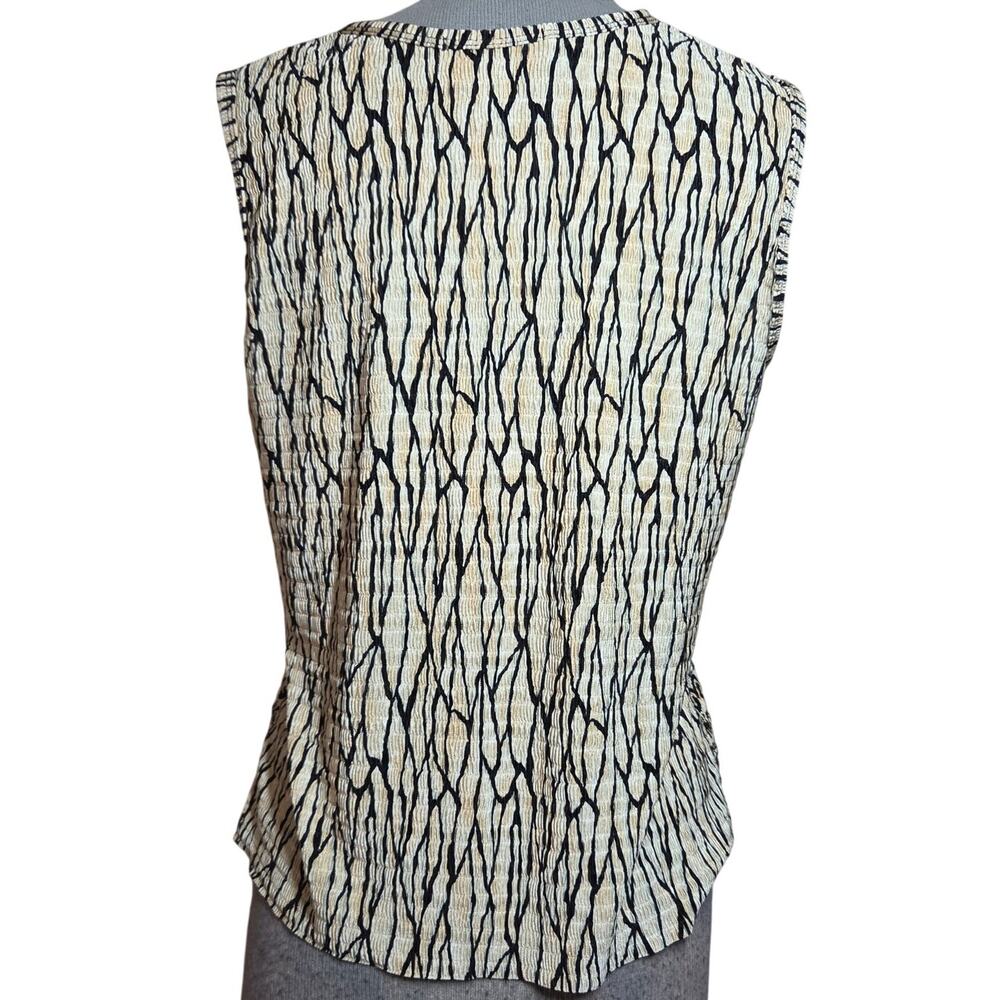 Sleevless Blouse Size Medium - Picture 2 of 3